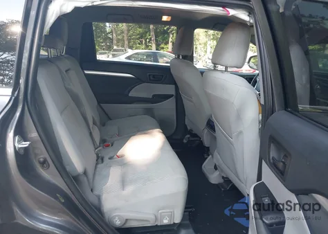 2019 Toyota Highlander Le z USA, uszkodzony, nr VIN 5TDBZRFHXKS925966